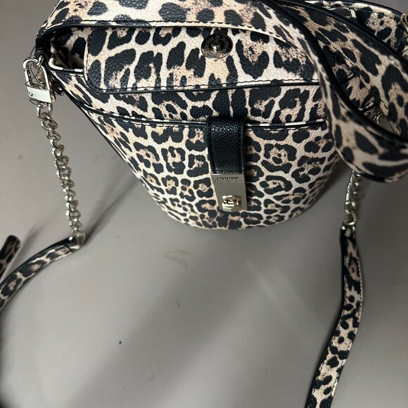 NWT Leopard Guess Purse - Picture 4 of 4